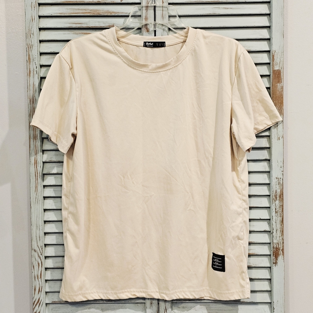 ROMWE Shirt Mens Small Beige Crew Neck Short Sleeve Stretch Pullover T-Shirt EUC